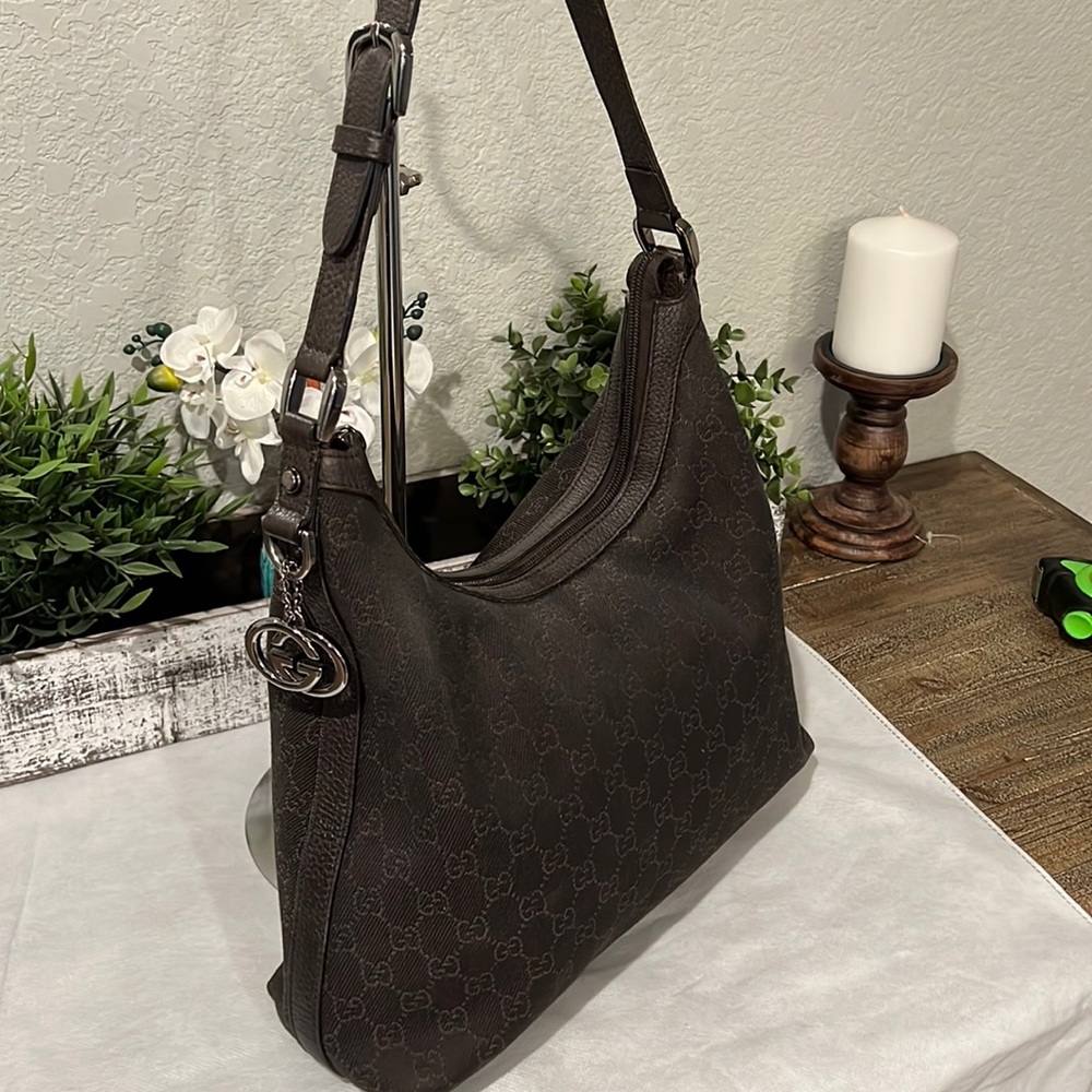 Gucci shoulder bag (authentic)